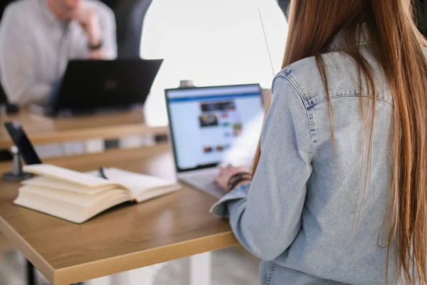 AI's Job Squeeze Hits Gen Z Hard