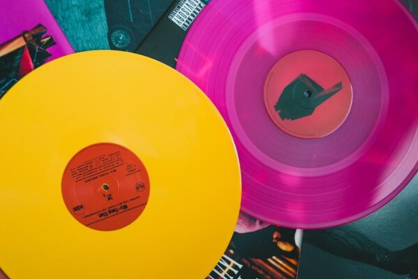 AI Music Tops Charts: Human Artists Fight Back