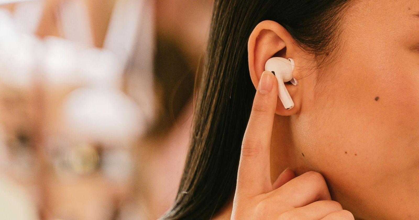 Best AI Earbuds 2026: Top Features and Brands